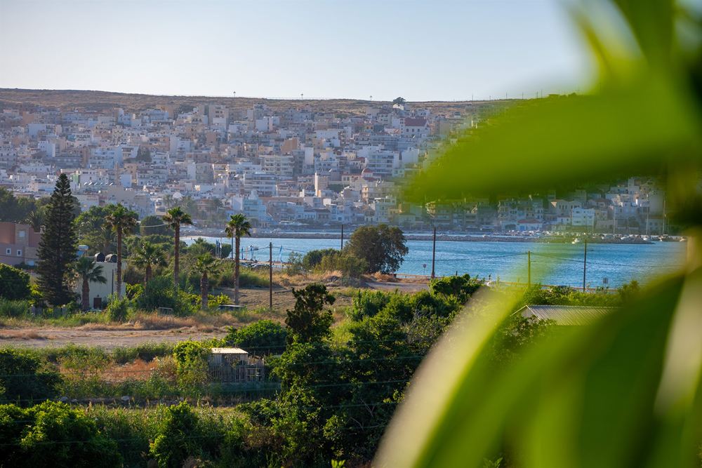 Η θέα στην παραλία της Σητείας